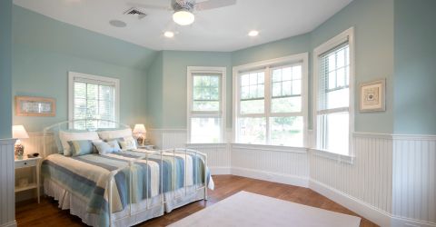 Modern Bedroom with Master Blinds Venetian Blinds