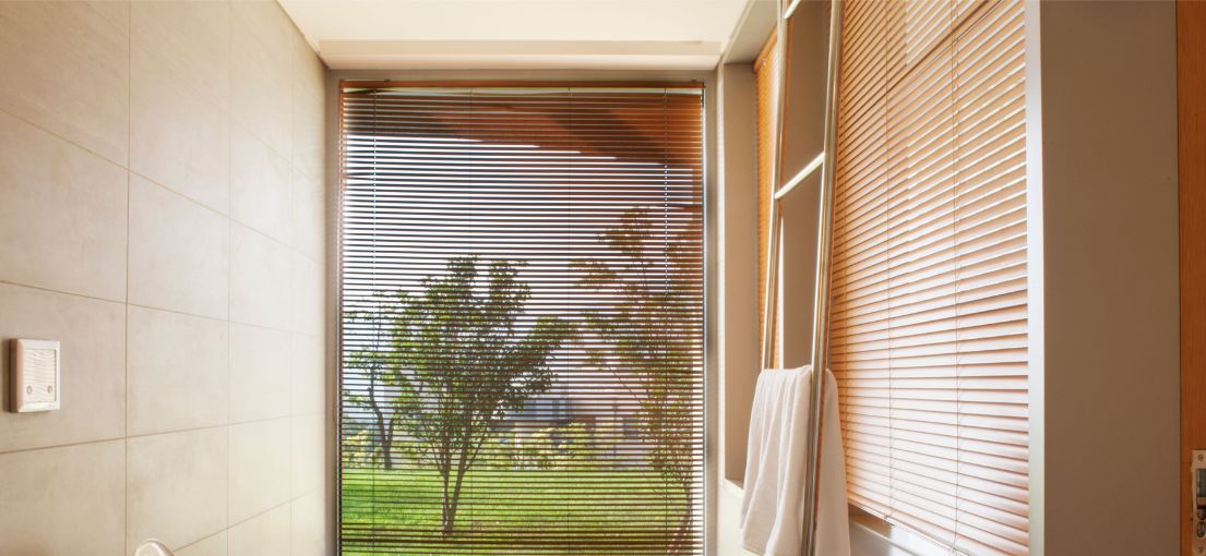 Modern Window Aesthetics: Santa Monica's Mini Blinds Elegance